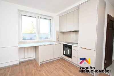 Gotowe do wprowadzenia mieszkanie o powierzchni 38.49m wskład którego wchodzi także praktyczna komórka lokatorska o powierzchni 2,2 m oraz miejsce postojowe. Lokal zlokalizowany jest w spokojnej częś… - 2