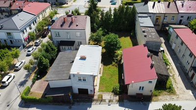 Dwa domy (165 m2) na działce w centrum Zwolenia.