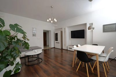 Duże mieszkanie otoczone zielenią - 4