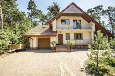 Wyjątkowy dom otulony lasem | Sokolniki-Las