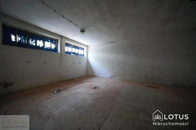 Obiekt inwestycyjny 895m²– magazyn/kwatery - 2
