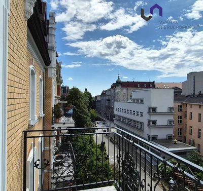 Przedstawiam wyjątkowo przestronne mieszkanie o powierzchni 87 m², zlokalizowane w jednej z najbardziej prestiżowych części Gliwic - przy Alei Przyjaźni, tuż przy ulicy Zwycięstwa. Nieruchomość znajd…