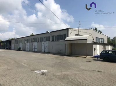 Na sprzedaż hala magazynowa o powierzchni 240 m², stanowiąca wydzieloną część większego obiektu. Nieruchomość położona jest w bardzo dobrze skomunikowanej lokalizacji na pograniczu Radzionkowa, Bytom…