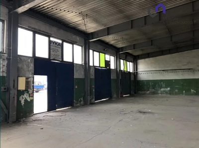 Na sprzedaż hala magazynowa o powierzchni 240 m², stanowiąca wydzieloną część większego obiektu. Nieruchomość położona jest w bardzo dobrze skomunikowanej lokalizacji na pograniczu Radzionkowa, Bytom… - 2