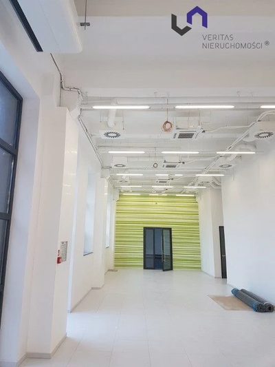 Katowice Biurowiec PARTER. - 3