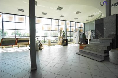Oferuję do wynajęcia rewelacyjną powierzchnię biurową - handlową.