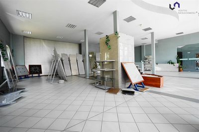 Oferuję do wynajęcia rewelacyjną powierzchnię biurową - handlową. - 2
