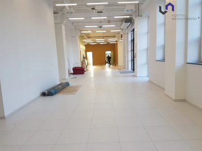 Katowice Biurowiec PARTER. - 2