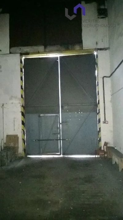 Budynek hali w konstrukcji mieszanej - stalowej wypełnionej murowaną cegłą, wymiary budynku głównego: - 3