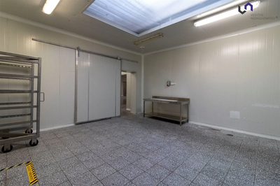 DZIAŁAJĄCY ZAKŁAD ROZBIÓRKI MIĘSA - 5