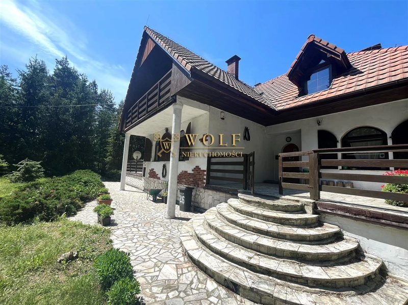 Dom w stylu dworskim w sąsiedztwie lasu! - dd_d3b4e2f1_ds_7HS-DS-22524-1_1.jpg