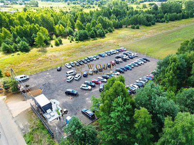 Teren inwestycyjny-parking samochodowy