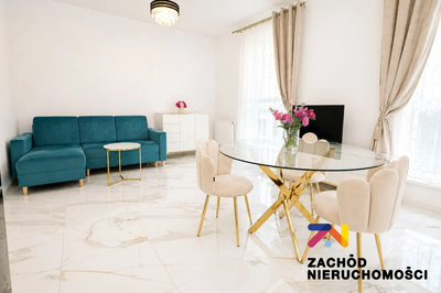 Na sprzedaż elegancko wykończona kawalerka położona przy ulicy Nowej w Zielonej Górze , w nowoczesnym budynku z 2024 roku .