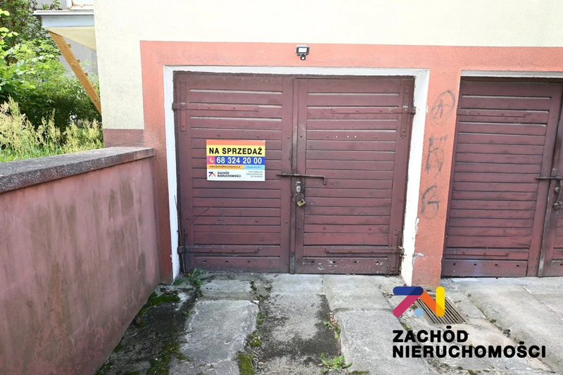 Na sprzedaż garaż o powierzchni ok. 18 m , położony przy ul. Spółdzielczej . - 167290227-1l.jpg