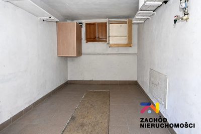 Na sprzedaż garaż o powierzchni ok. 18 m , położony przy ul. Spółdzielczej . - 5