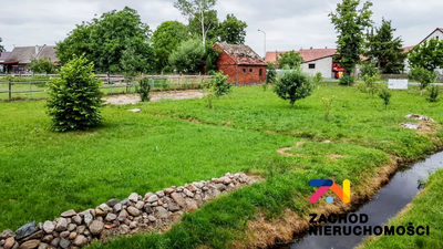 Na sprzedaż przedwojenny, parterowy dom wolnostojący o powierzchni ok. 100m2 położony na działce nr 54 o powierzchni 800m2. Na działce znajdują się również inne zabudowania gospodarcze w tym przedwoj… - 3
