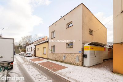 Dom inwestycyjny – 5 mieszkań, 2 lokale, paczkomat - 2