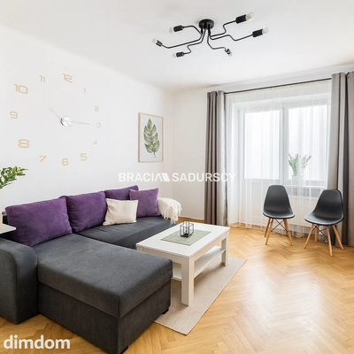 Dom inwestycyjny – 5 mieszkań, 2 lokale, paczkomat - 5