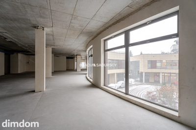 Lokal usługowy w stanie deweloperskim -706 m