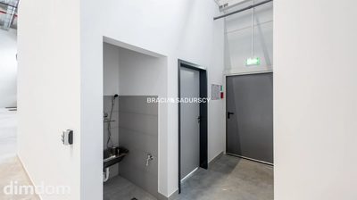 Nowoczesna hala wysokiego składowania z dokami - 5