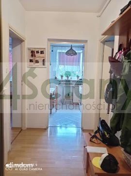 Do sprzedania mieszkanie, o powierzchni 49 m2, ulokowane na parterze w bloku 6 piętrowym na Bemowie przy ulicy Powstańców Śląskich. Mieszkanie składa się z dwóch widnych pokoi, wyposażonej kuchni i d… - 2