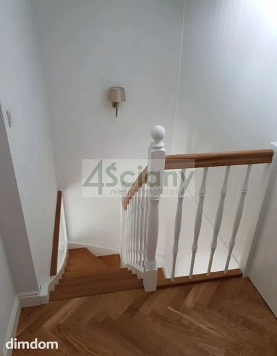 Wykończony w wysokim standardzie, dwupoziomowy, apartament na Saskiej Kępie. Zlokalizowany na 2 i 3 piętrze w urokliwej kamienicy przy ul. Lipskiej. - 3