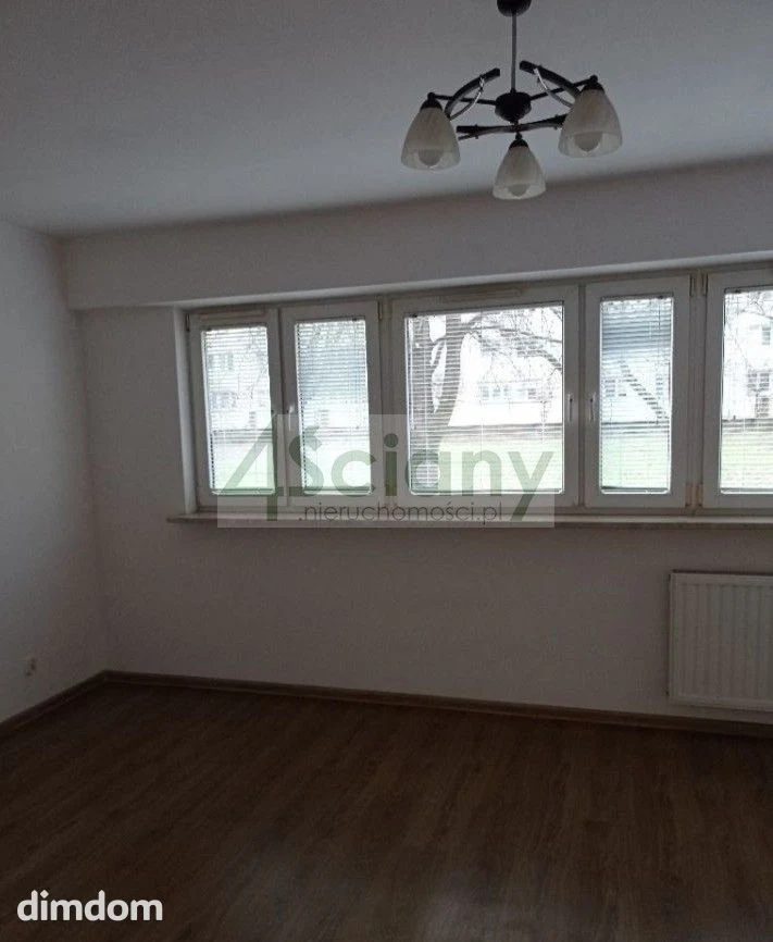 Mieszkanie 1-pokojowe o powierzchni 28 m, parter w 9-piętrowym budynku z lat siedemdziesiątych przebudowanym przez dewelopera w 2016 roku. - 93999272.jpg