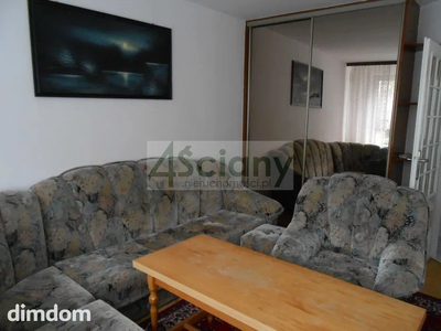 Mieszkanie 3 pokojowe, 48mkw. na 4 ostatnim piętrze w bloku z 1965 roku .