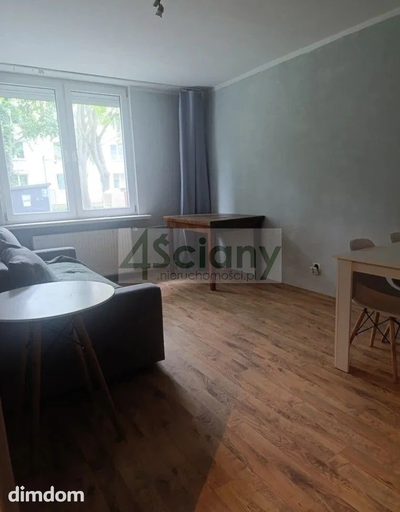 Mieszkanie 48m² znajduje się na parterze w 4 piętrowym bloku . - 5
