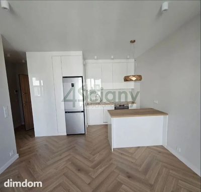 Nowy apartament położony na ekskluzywnym osiedlu "Apartamenty Solipska", zrealizowanym przez renomowanego dewelopera Dom Development.