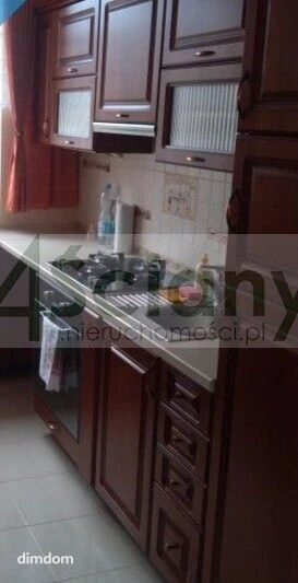 3-pokojowe mieszkanie na 2 piętrze w 5 piętrowym budynku.