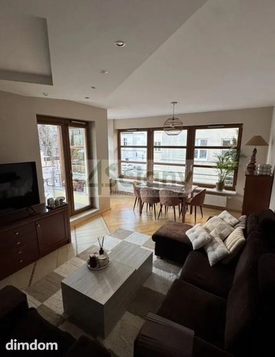 Luksusowy apartament 79.3 m , znajduje się na 1 piętrze w 6 piętrowym bloku z 2007 roku . - 2