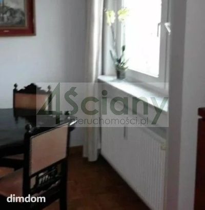 Mieszkanie 48 m, znajduje sie na 10 pietrze w 11 piętrowym bloku z lat 70-ych.