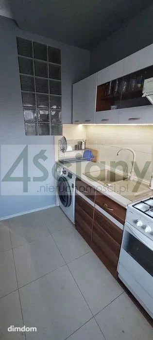 Dwupokojowe mieszkanie 38m2 znajdujące się na ostatnim 3 piętrze w bloku z lay 60-ych. - 2