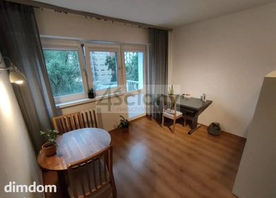 2 pokojowe mieszkanie 42 m położone na 3 piętrze w 10 piętrowym bloku. - 3