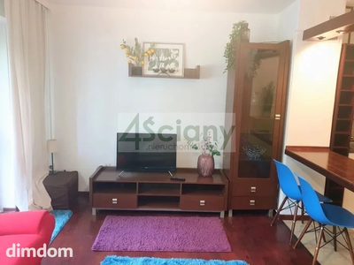 Kawalerka 28m2 znajduje się na 1 piętrze w bloku z 1972 roku . - 3