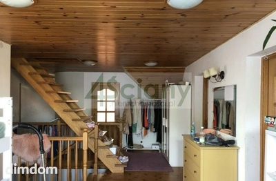 Siedlisko/domy o powierzchni 410 m², 20 pokoi, wybudowane w 2000 roku. - 2