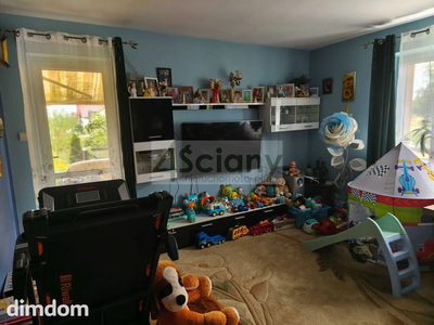 Dom wolnostojący o powierzchni 288 m² z dwoma osobnymi wejściami. - 2