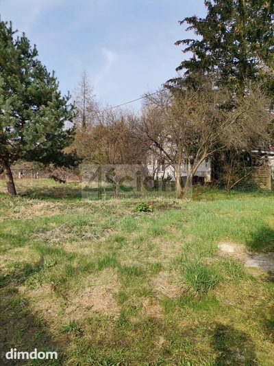 Działka budowlana ogrodzona o powierzchni 2555 m2 w kształcie prostokąta w centralnej części Konstancina Jeziorna. - 2