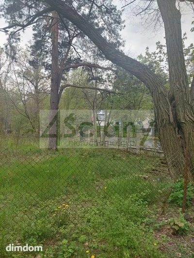 Do sprzedania działka budowlana o powierzchni 1050 m2 w Milanówku koło Grodziska Maz. - 2