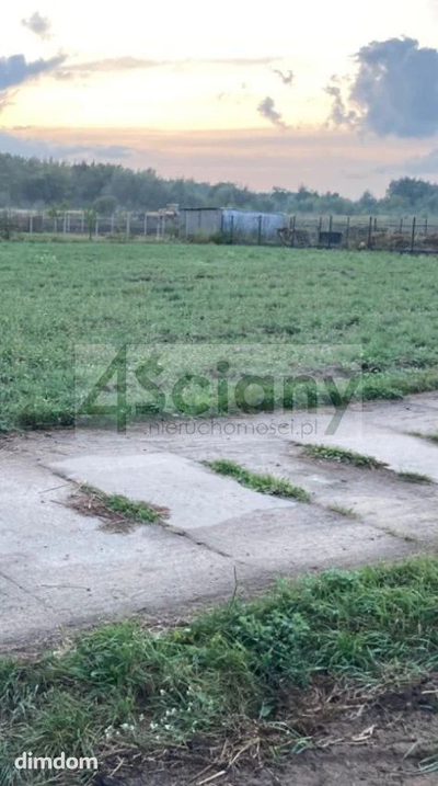 Działka o powierzchni 1500m2, Warszawa Białołęka okolice Wojdyńskiej, wymiary 36x41,5m, prąd w drodze, do wodociągu 80m, dojazd drogą prywatną utwardzoną, działka ogrodzona z trzech stron. - 2