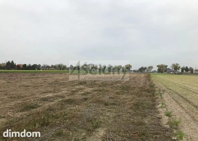 Do sprzedania działka inwestycyjna o powierzchni ok 57400 m2 w Płochocinie koło Ożarowa Maz. przy drodze Poznańskiej.