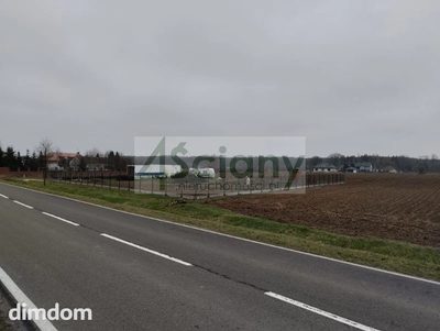 Nieruchomość rolna z wydanymi WZ o wielkości 2000 m2 znajdująca się we wsi Kromnów 60 km od Warszawy i 25 km od Sochaczewa.