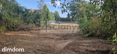 Działka o powierzchni 1046 m², położona w cichej i spokojnej okolicy w Nowym Dworze Mazowieckim . - 2