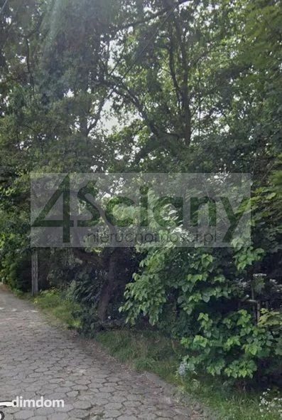 Do sprzedania działka budowlana o powierzchni 2500 m2 w Milanówku (okolice liceum i technikum).