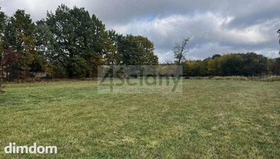 Do sprzedania działka budowlana o powierzchni 2412 m2 w Grodzisku Maz. (na granicy z Kadami).