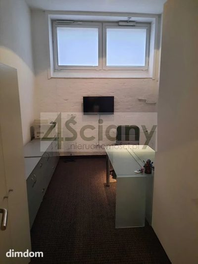 Do sprzedania lokal usługowo-biurowy o powierzchni 289 m2 zlokalizowany na Solcu w odnowionym budynku z 1966 roku (ogrzewanie miejskie,