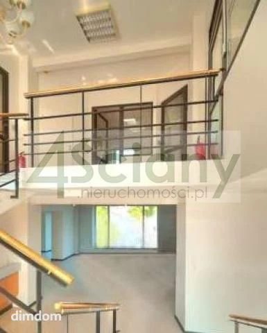 Bardzo dobrze wyeksponowany lokal handlowy o powierzchni użytkowej 200 m2 (długość ok 30 m - front od ulicy, głębokośc ok. 8 m) zlokalizowany przy bardzo ruchliwej ulicy (od 6 do 12 tys. samochodów… - 3