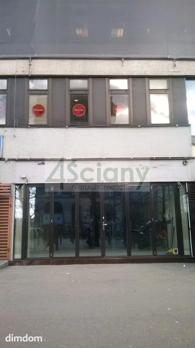Budynek posiada recepcje i ochrone 24h , jest wyposażony w windy , toalety na piętrze plus aneks kuchenny. - 3