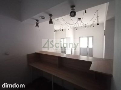 Teren jest  ogrodzony i przez całą dobę strzeżony przez aktywne systemy dozoru elektronicznego oraz funkcjonariuszy ochrony. Zapewniony najemcom dostęp do lokalu przez  24 godziny na dobę i przez wsz… - 3